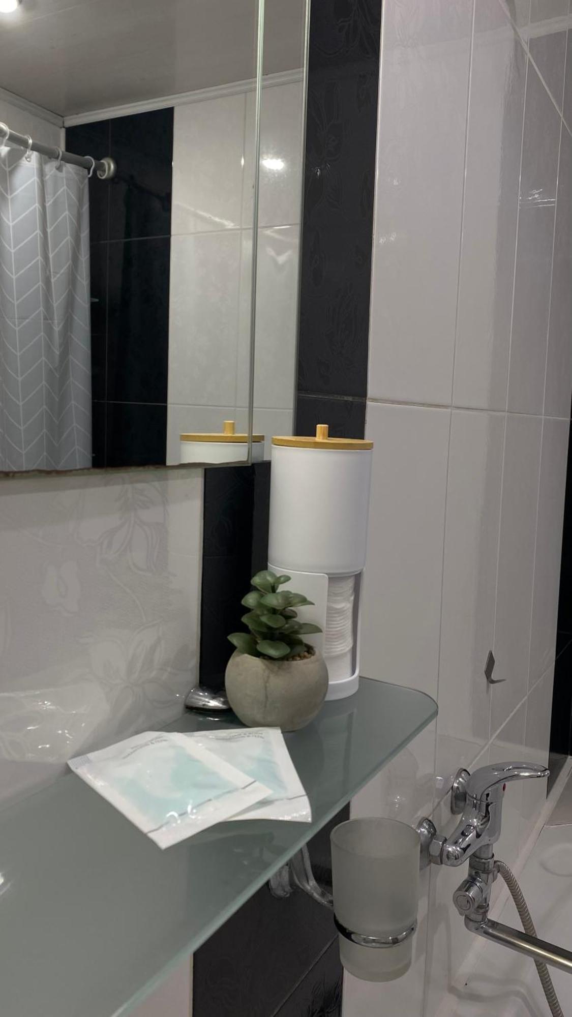 Cozy And Comfortable Apartment Tsjerkasij Eksteriør bilde